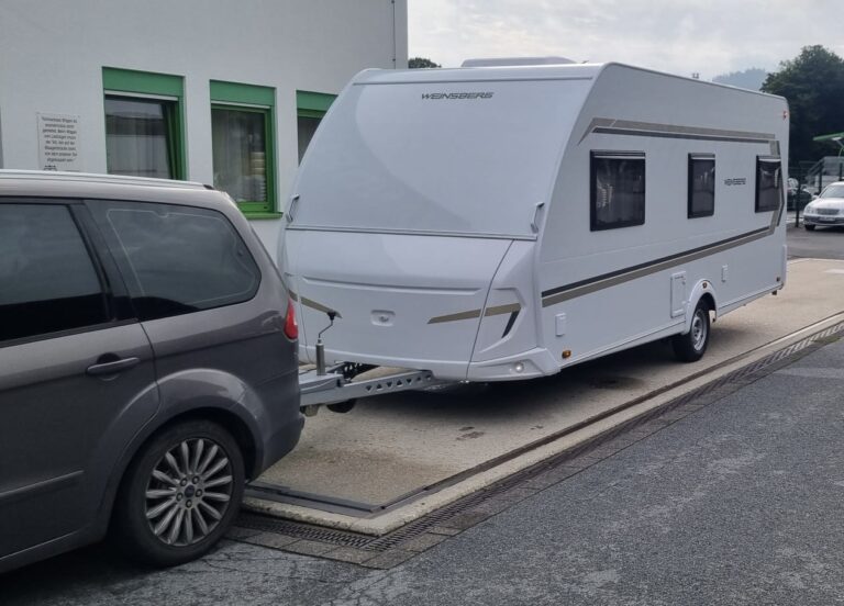 Wohnwagen auf der Waage